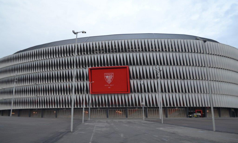 Couverture du Stade de SAN MAMÉS (2013) et élargissement couverture (2016)
